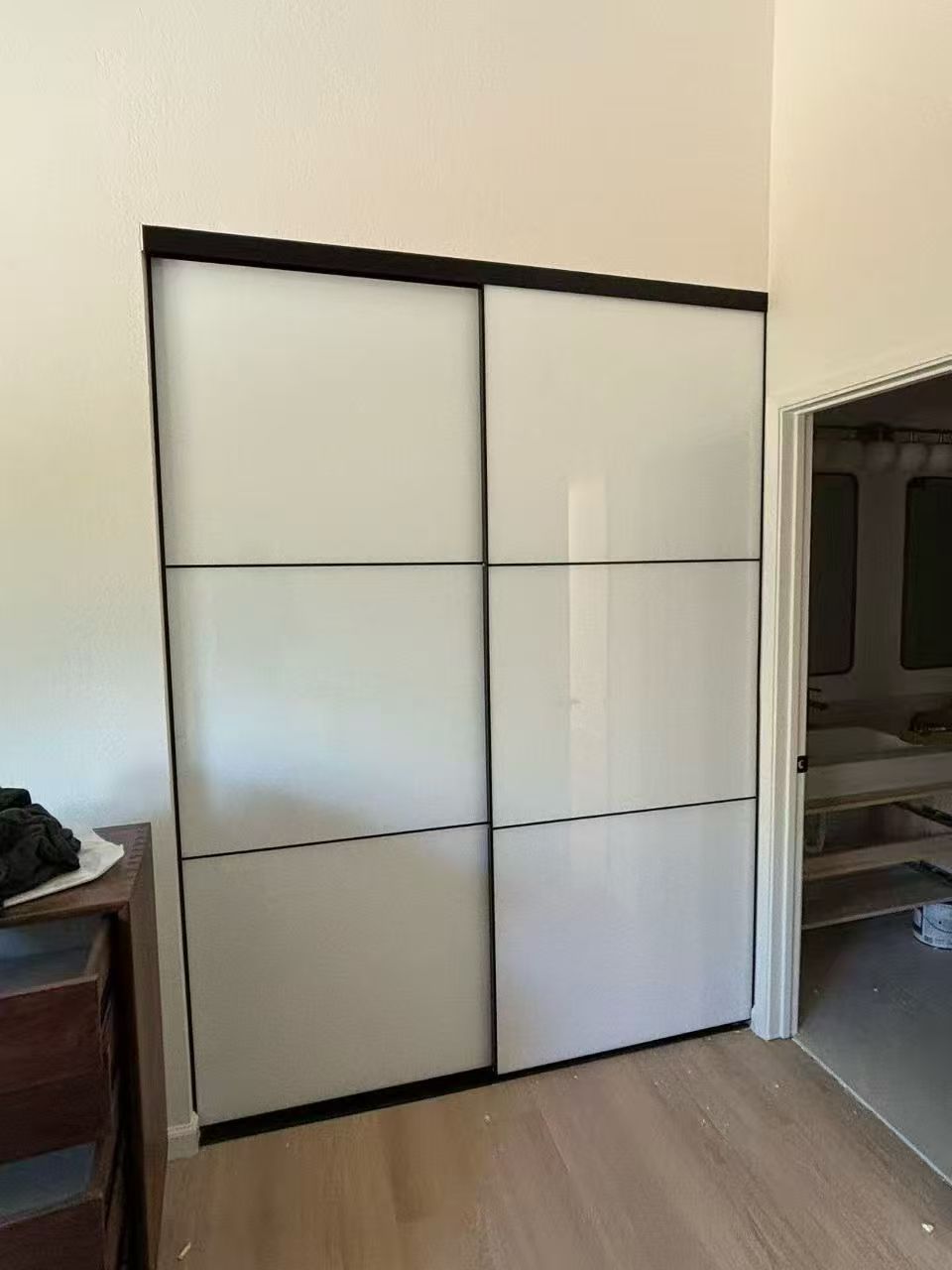 Closet Doors - VUE Model - BL
